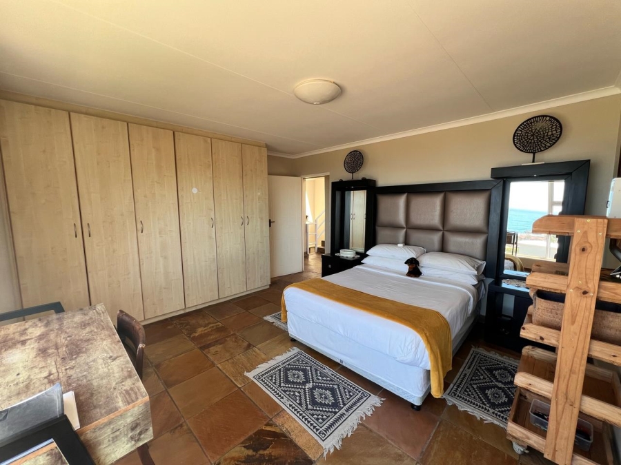 4 Bedroom Property for Sale in Wavecrest Eastern Cape